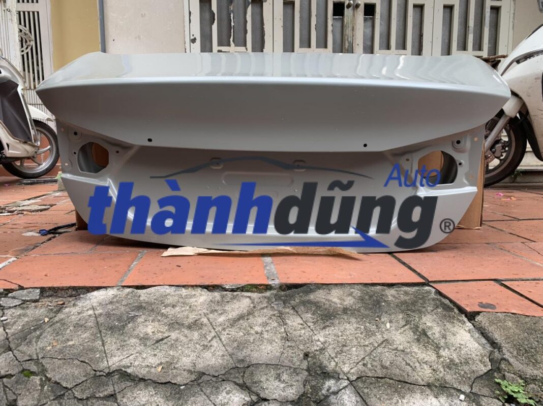 Cánh cửa hậu Suzuki Ciaz