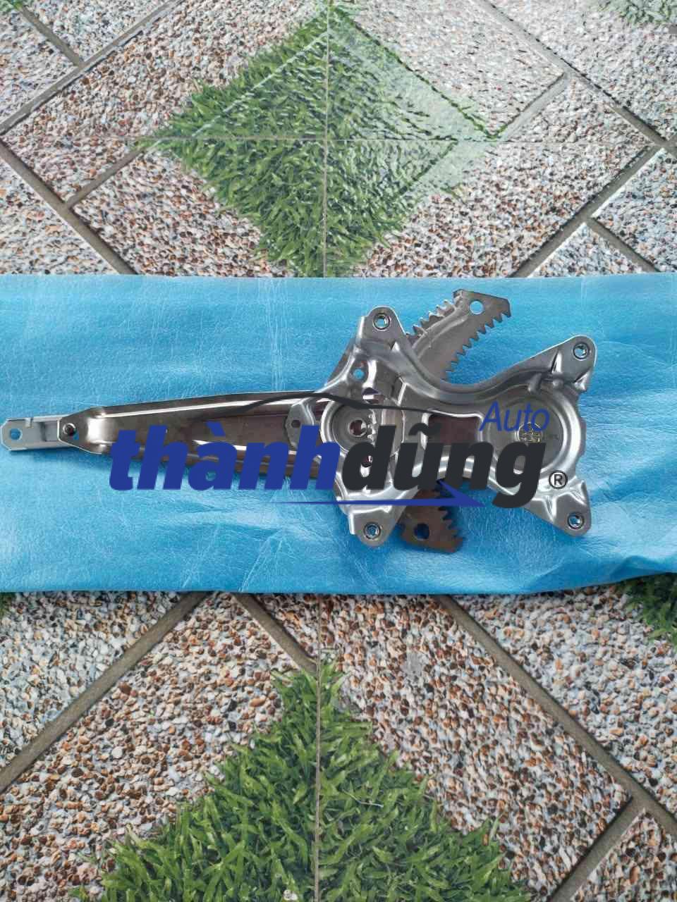 COMPA NÂNG KÍNH MITSUBISHI ATTRAGE