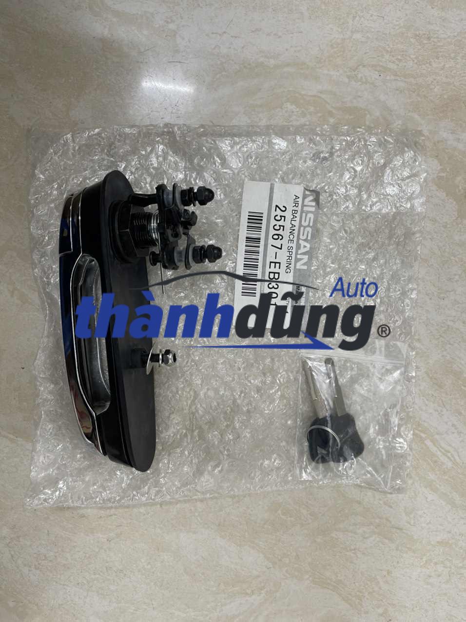 TAY KHÓA THÙNG SAU NISSAN NAVARA