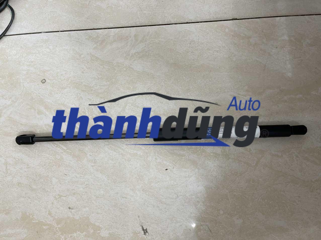 TY CHỐNG CỐP MERCEDES C250