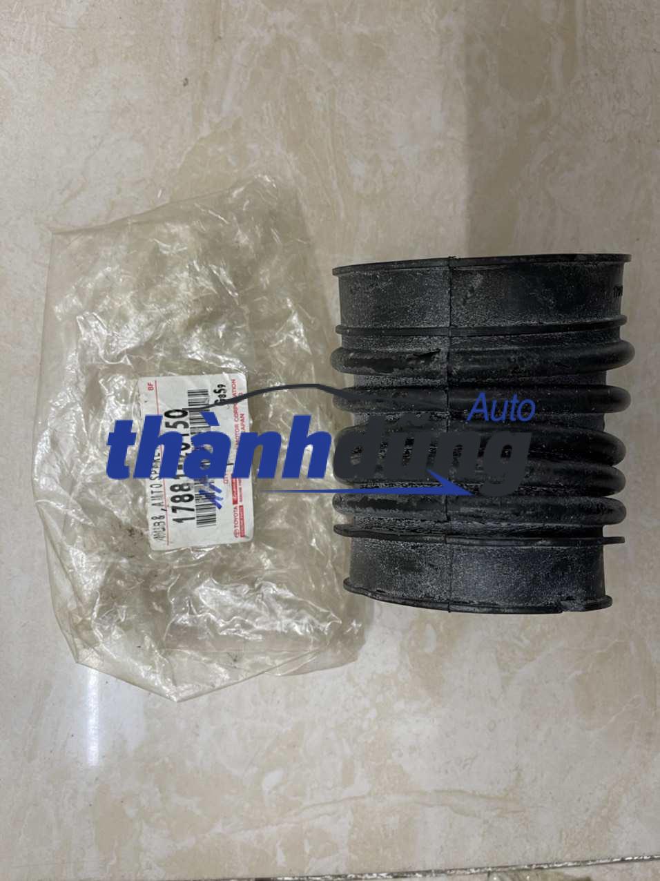 CAO SU CỔ HÚT GIÓ TOYOTA CAMRY