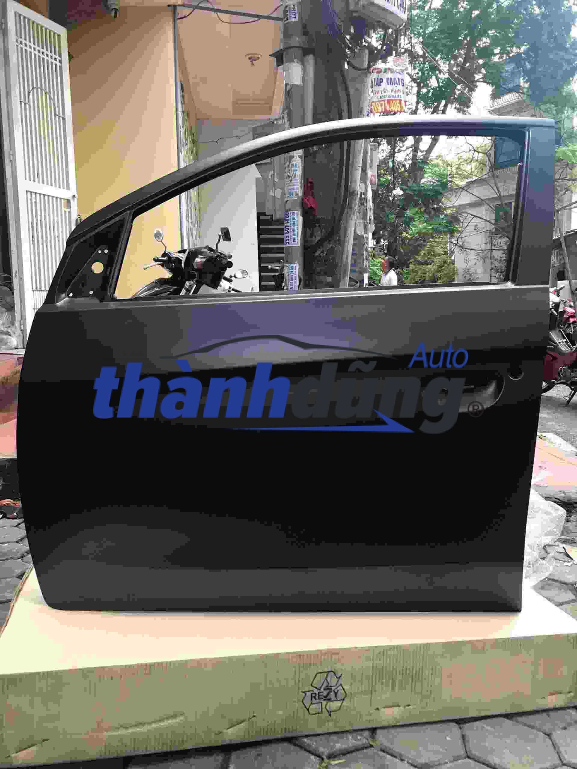 CÁNH CỬA TRƯỚC PHẢI MITSUBISH XPANDER