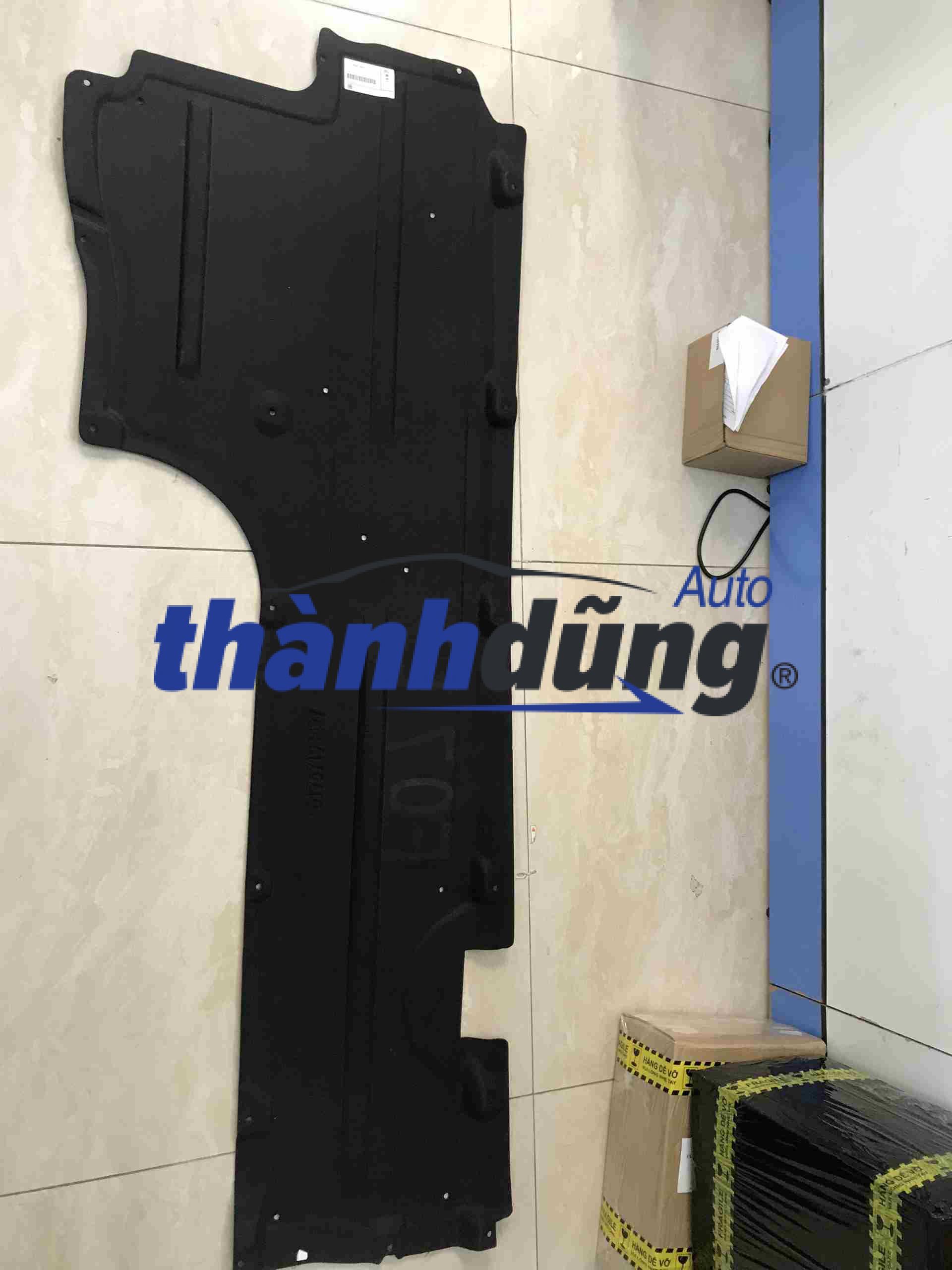 CHẮN BÙN GẦM BMW 530I