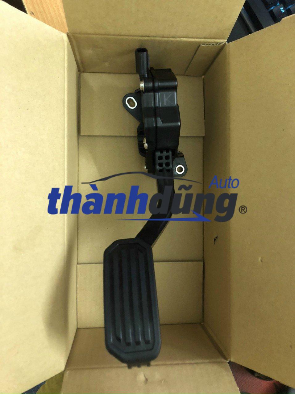 BÀN ĐẠP CHÂN GA TOYOTA ALTIS