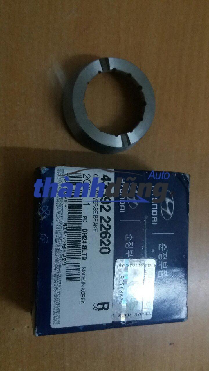 CHỖ HÃM ĐẦU HỘP SỐ HYUNDAI TUCSON 2001-2008