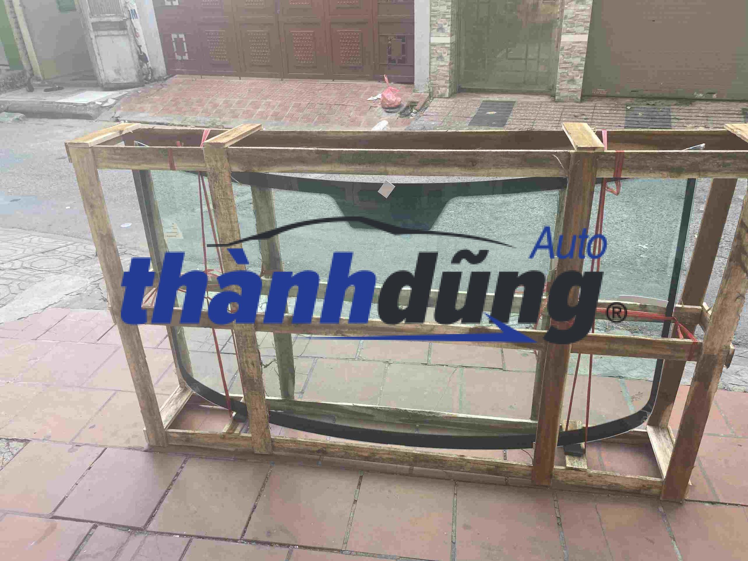 KÍNH CHẮN GIÓ MERCEDES SPRINTER 313