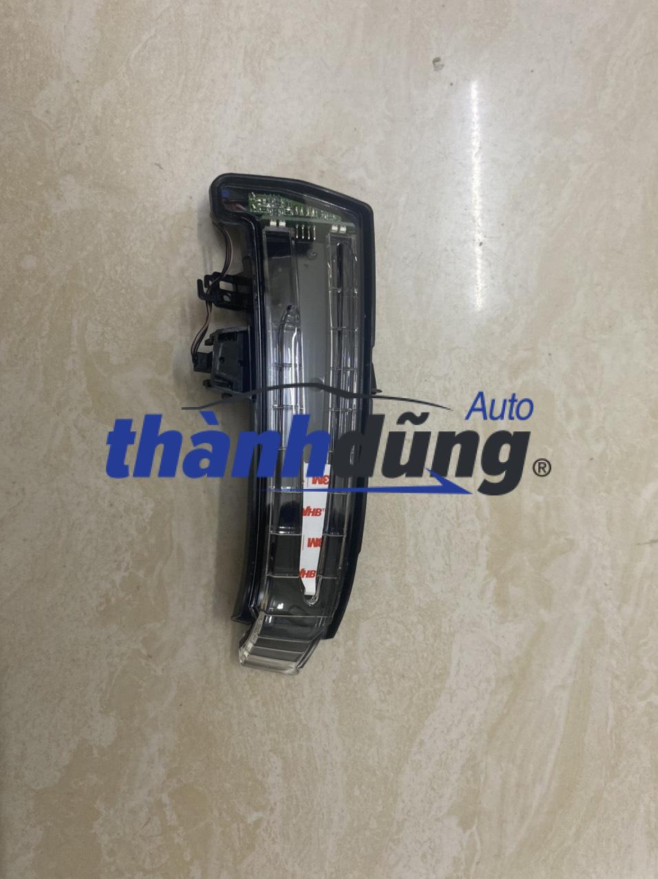 Xi nhan gương mercedes e300