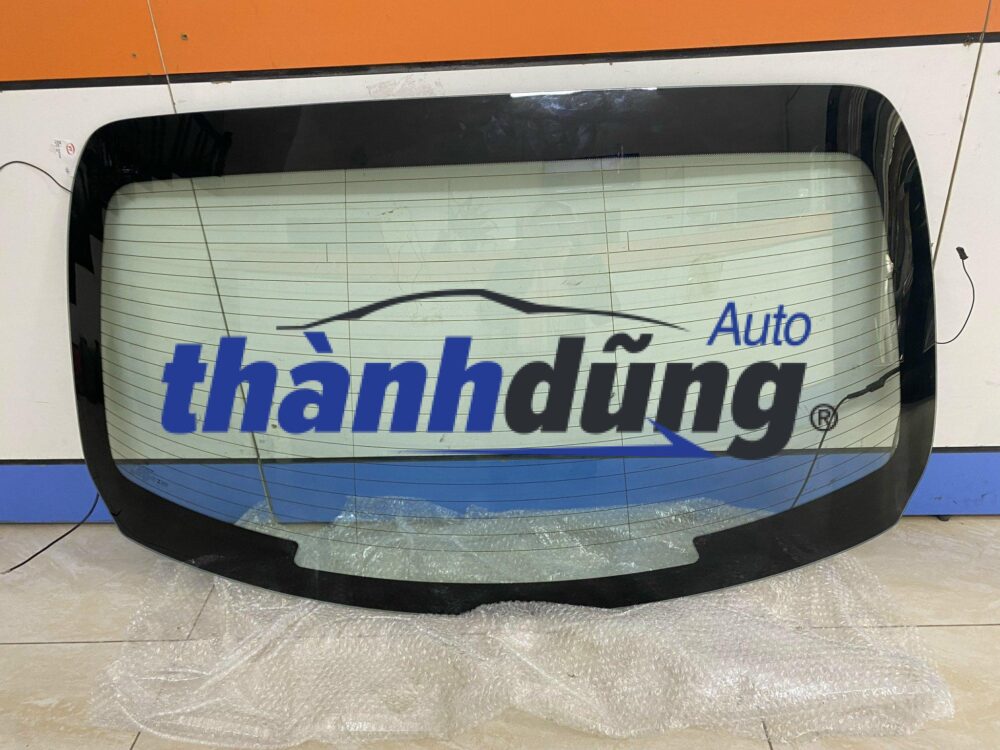 KÍNH CHẮN GIÓ SAU MERCEDES C300