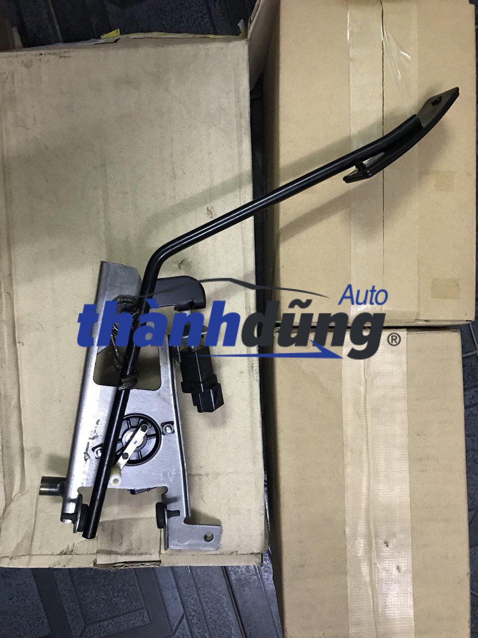 BÀN ĐẠP CHÂN GA MAZDA BT50