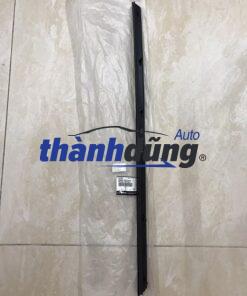 NẸP CHÂN KÍNH TRONG FORD EVEREST