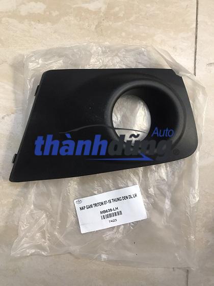 ỐP ĐÈN GẦM MITSUBISHI TRITON 2009-2013