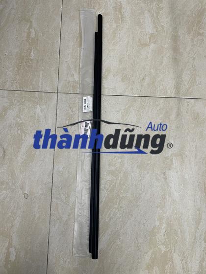 NẸP CHÂN KÍNH NGOÀI TOYOTA LAND CRUISER