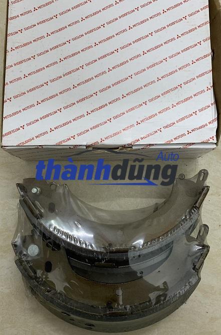 BỐ THẮNG SAU MITSUBISHI PAJERO