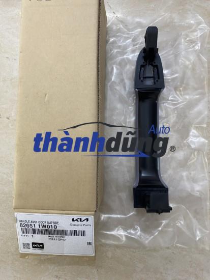 TAY MỞ CỬA NGOÀI SAU TRÁI KIA RIO