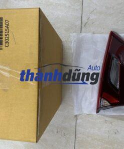 ĐÈN HẬU MIẾNG TRONG TRÁI MAZDA 2