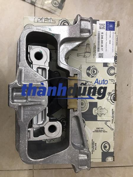 CHÂN ĐẦU MÁY MERCEDES CLA200