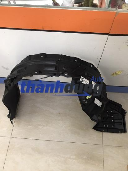 LÒNG DÈ TRƯỚC TRÁI TOYOTA CROSS 2022