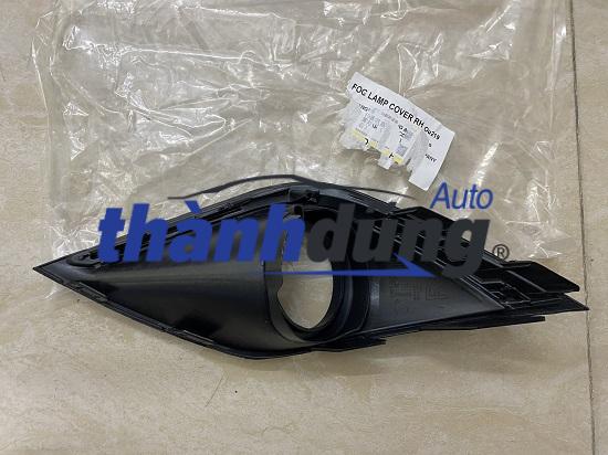 ỐP ĐÈN GẦM MITSUBISHI OUTLANDER 2018