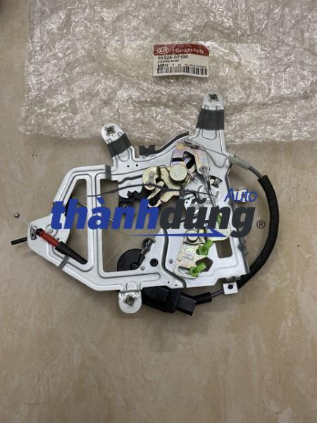 Ổ NGẬM CỬA LÙA SAU PHẢI HYUNDAI SOLATI