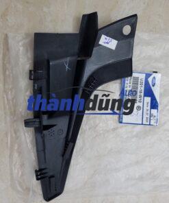 ỐP CHÂN KÍNH CHẮN GIÓ FORD RANGER 2013