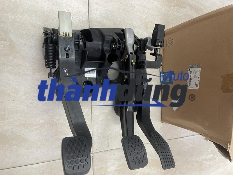 BÀN ĐẠP CHÂN THẮNG CHEVROLET SPARK