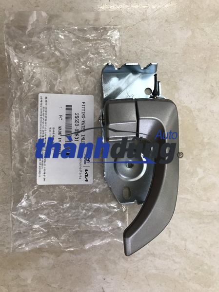 TAY MỞ CỬA TRONG HYUNDAI STAREX | 8262026000S4
