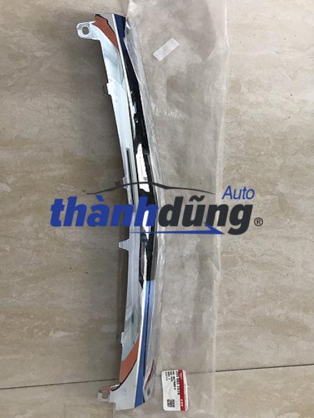 NẸP MẠ CẢN TRƯỚC MERCEDES C300 | 2058851574