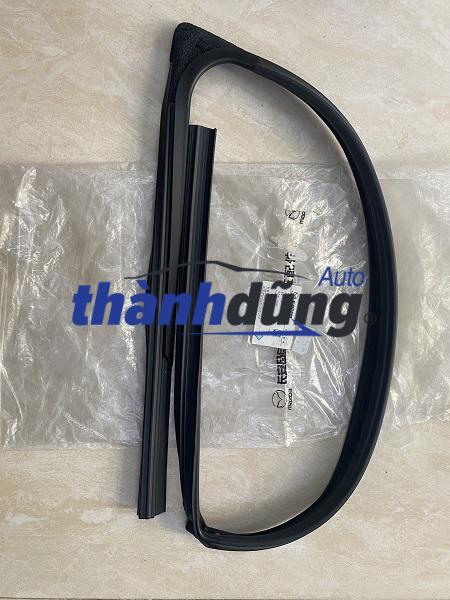 GIOĂNG LÊN KÍNH TRƯỚC MAZDA 3 | BKC359605A