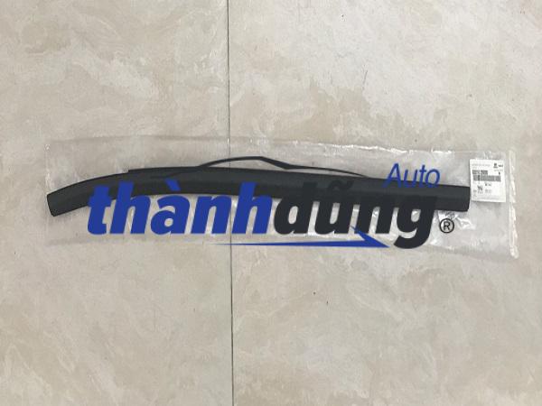 NẸP CHÂN KÍNH TRƯỚC PHẢI HYUNDAI TUCSON | 822202S000