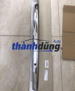 NẸP MẠ CỐP SAU TOYOTA FORTUNER 2006 | 768110K020