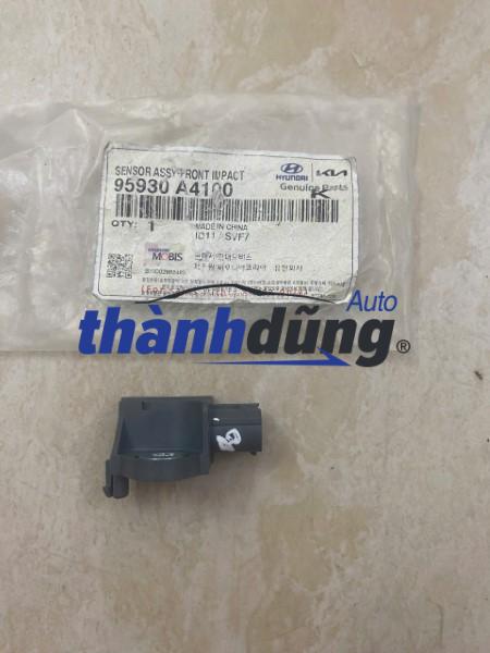 CẢM BIẾN KÍCH NỔ TÚI KHÍ KIA CARENS 2013 | 95930-A4100