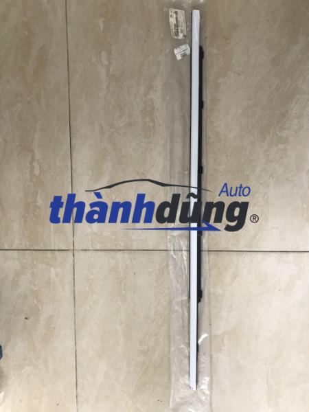 NẸP CHÂN KÍNH NGOÀI HYUNDAI SANTAFE 2019 | 82210-S1000