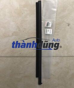 NẸP CHÂN KÍNH TOYOTA YARIS 2014-2021 | 682100D190