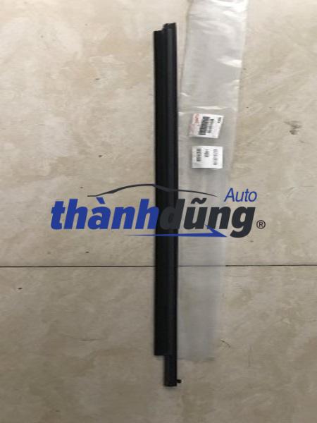 NẸP CHÂN KÍNH TOYOTA YARIS 2014-2021 | 682100D190