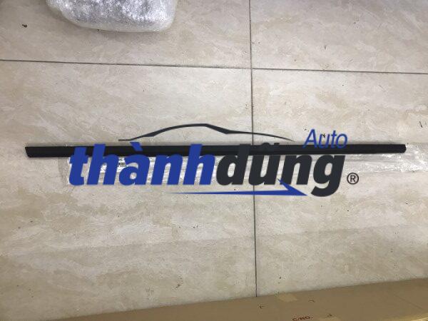 NẸP CHÂN KÍNH NGOÀI KIA CARNIVAL 2020 | 191015R1000