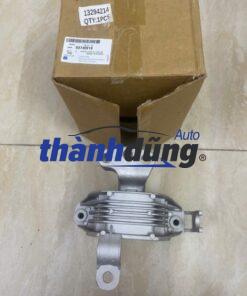 CAO SU CHÂN MÁY TRƯỚC PHẢI CHEVROLET CRUZE | 13347446c