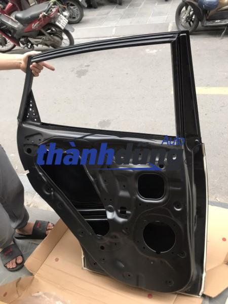 CÁNH CỬA SAU PHẢI HYUNDAI KONA 2018 | 77004-J9010 - Ảnh 2