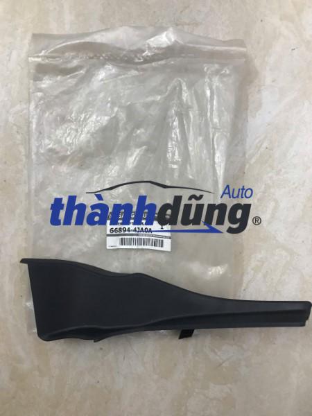 ỐP CHÂN KÍNH NISSAN NAVARA 2014 | 66894-4JA0A - Ảnh 2