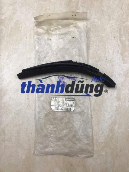 ỐP CHÂN KÍNH CHẮN GIÓ NISSAN LIVINA 2007 | 66814-6A00M