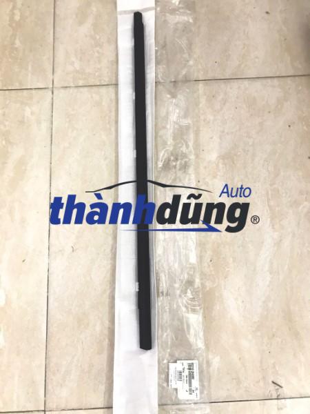 NẸP CHÂN KÍNH HYUNDAI ELANTRA 2006-2010 | 822102H000