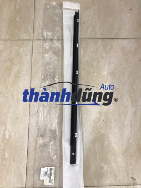NẸP CHÂN KÍNH HYUNDAI ELANTRA 2006-2010 | 822102H000