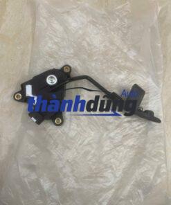 BÀN ĐẠP CHÂN GA NISSAN TIIDA 2008-2013 | 180021JY0A
