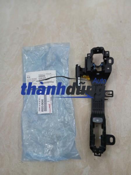 ĐẾ BẮT TAY MỞ CỬA TOYOTA INNOVA 2016-2023 | 692020K040