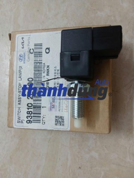 CÔNG TẮC CHÂN PHANH HYUNDAI TUCSON 2006-2012 | 938102E000