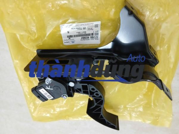 BÀN ĐẠP CHÂN GA KIA BONGO 3 2006 | 327004E002