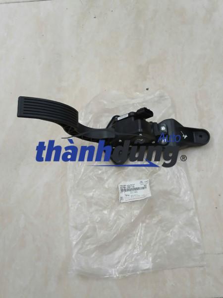 BÀN ĐẠP CHÂN GA HYUNDAI VERACRUZ 2009-2012 | 327002B110