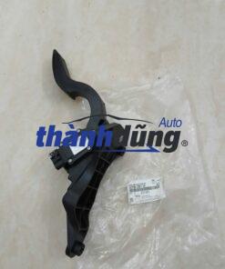 BÀN ĐẠP CHÂN GA HYUNDAI VERACRUZ 2009-2012 | 327002B110