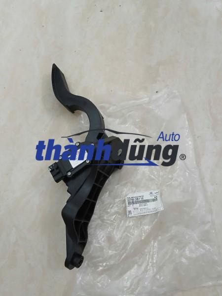 BÀN ĐẠP CHÂN GA HYUNDAI VERACRUZ 2009-2012 | 327002B110