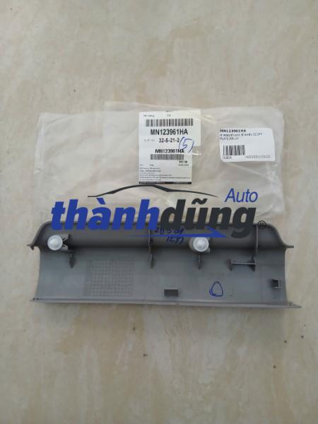 ỐP BỆ DẮM CHÂN MITSUBISHI TRITON 2007-2015 | MN123961