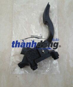 BÀN ĐẠP CHÂN GA HYUNDAI STAREX 2012-2018 | 327004H102